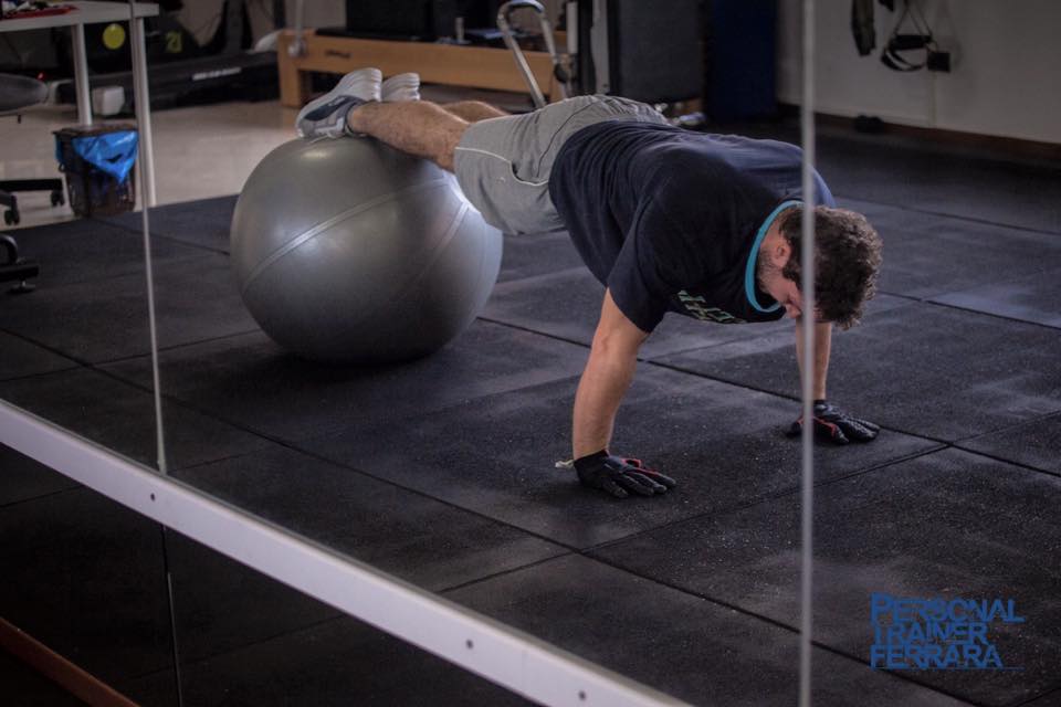 Plank con fitball